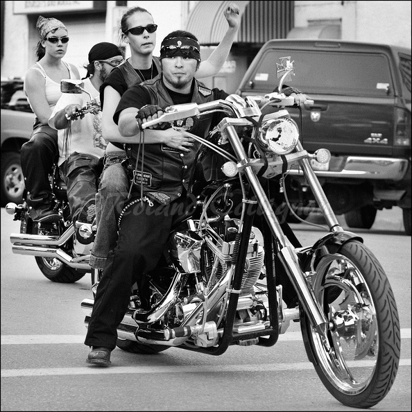 06_2053_bikers_nb.jpg